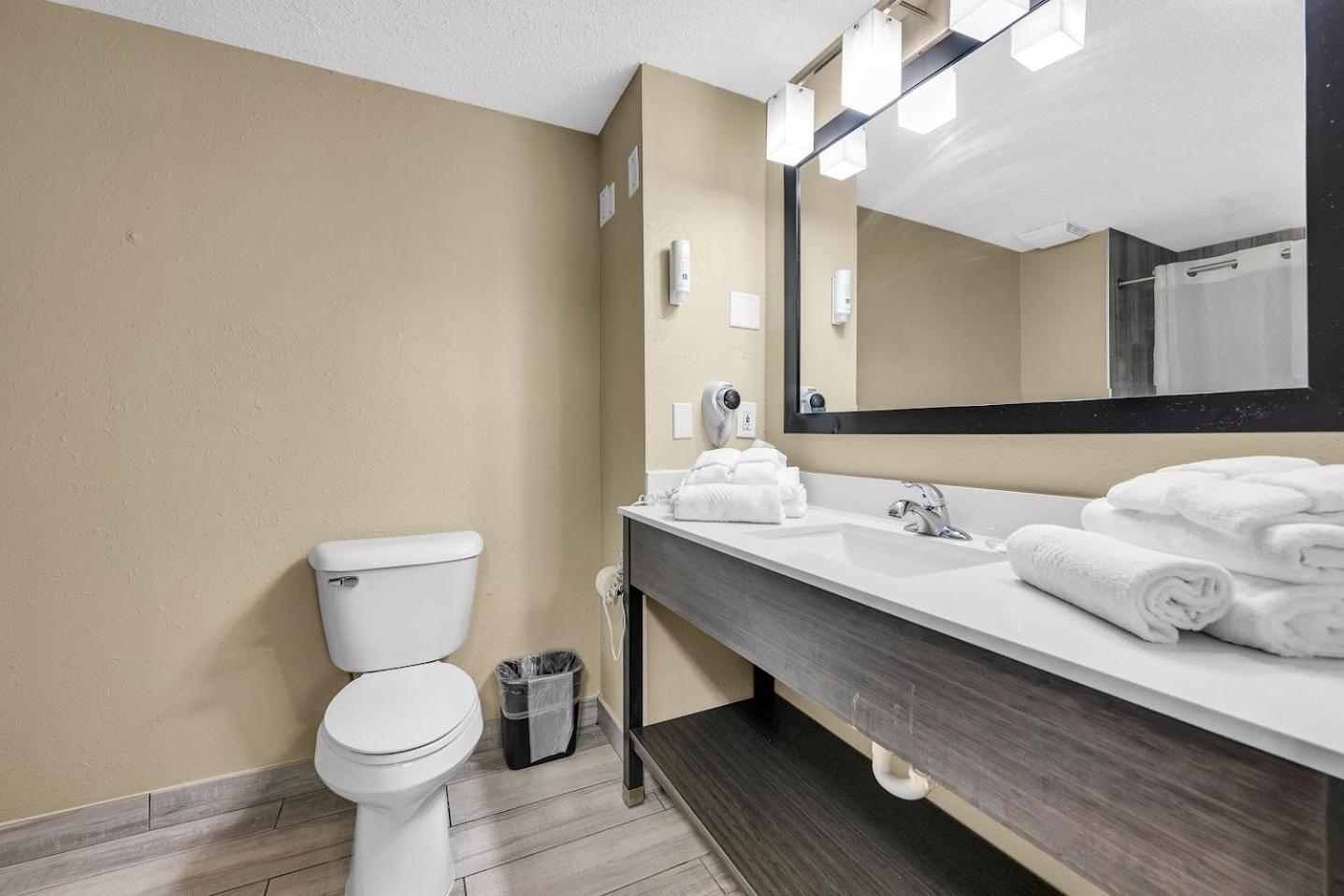 Quality Inn Roseville-Detroit North מראה חיצוני תמונה